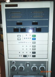 UN-820�i����g�j